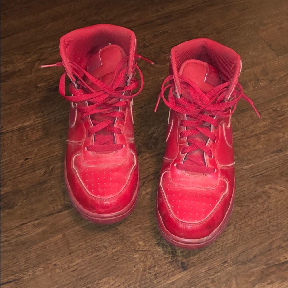 Red Nike’s